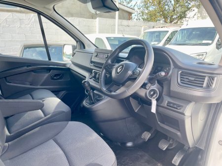 2023 Renault Trafic - photo 9