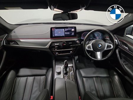 2023 BMW 5-Series - photo 4