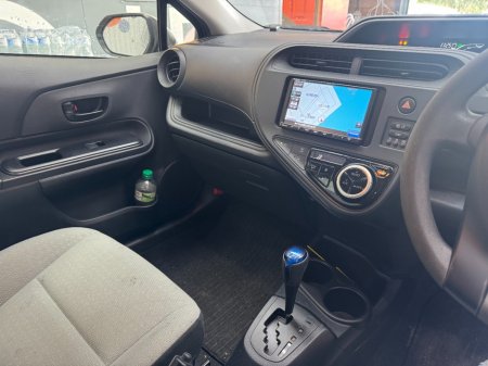 2021 Toyota Aqua - photo 12