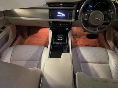 2015 Jaguar XF - photo 7