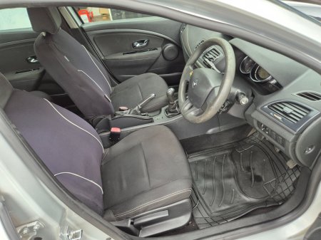 2013 Renault Fluence - photo 12