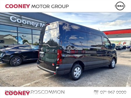 2027 Nissan Interstar - photo 2