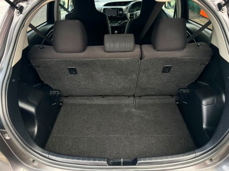 2018 Toyota Vitz - photo 15