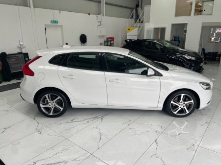 2017 Volvo V40 - photo 2