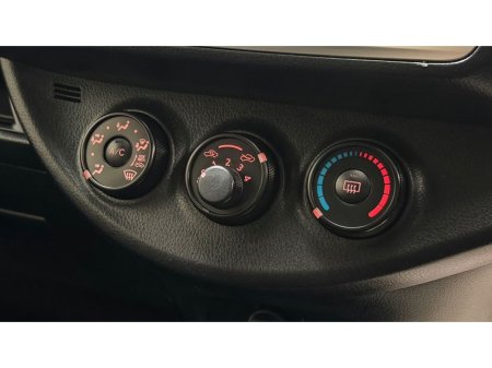 2016 Toyota Vitz - photo 18