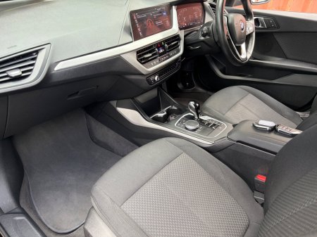 2022 BMW 1-Series - photo 11