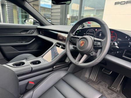 2026 Porsche Taycan - photo 8