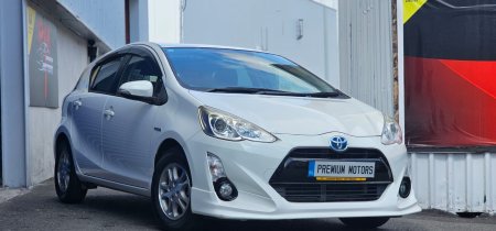2015 Toyota Aqua - photo 2