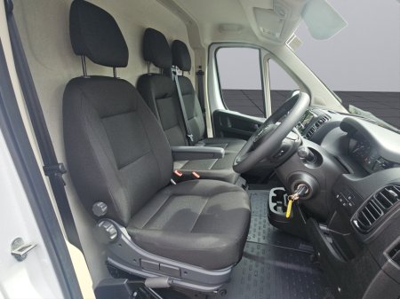 2026 Opel Movano - photo 12