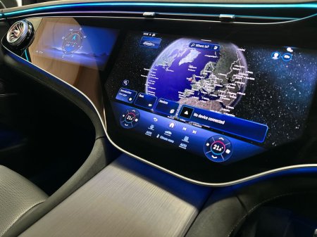 2025 Mercedes-Benz EQE - photo 24