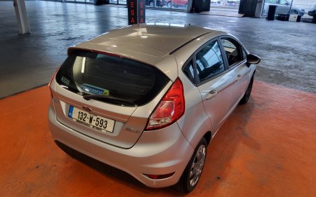 2013 Ford Fiesta - photo 2