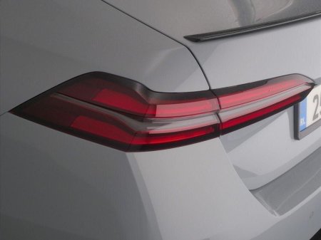 2025 BMW 5-Series - photo 20