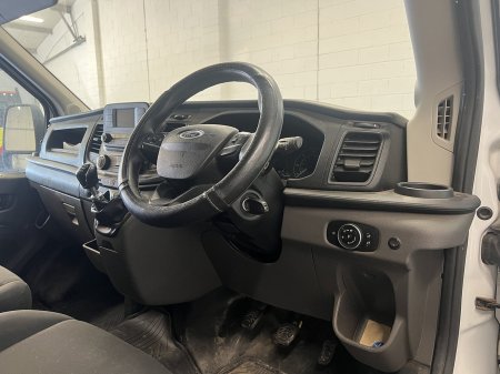 2022 Ford Transit - photo 4