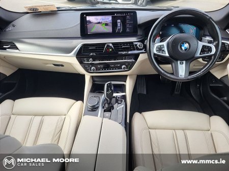 2023 BMW 5-Series - photo 2