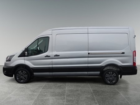 2025 Ford Transit - photo 2