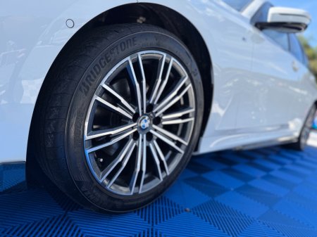 2022 BMW 3-Series - photo 14