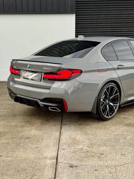 2021 BMW 5-Series - photo 9