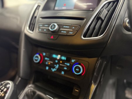 2017 Ford Focus - photo 30