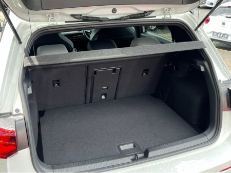 2024 Volkswagen Golf - photo 8