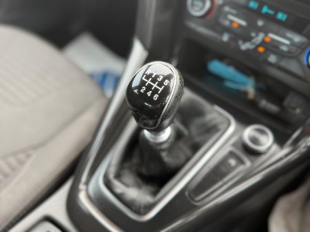 2017 Ford Focus - photo 10