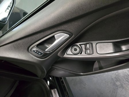 2018 Ford Focus - photo 13