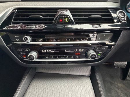 2018 BMW 5-Series - photo 10