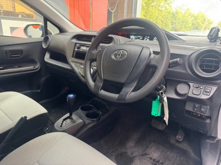 2019 Toyota Aqua - photo 14
