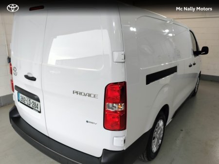 2026 Toyota Proace - photo 2