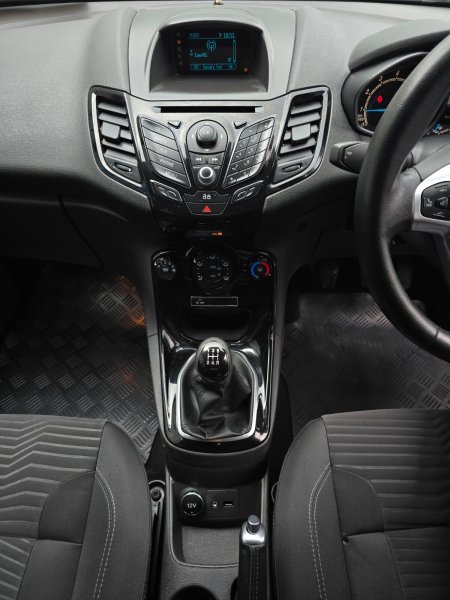 2014 Ford Fiesta - photo 9
