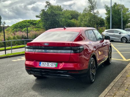 2025 Ford Capri - photo 4