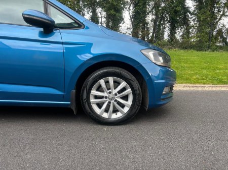 2017 Volkswagen Touran - photo 2