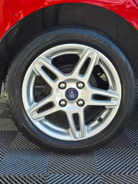 2015 Ford Fiesta - photo 8