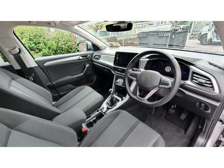 2025 Volkswagen T-Roc - photo 5