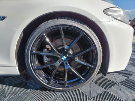 2015 BMW 5-Series - photo 2