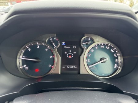 2018 Toyota Land Cruiser - photo 16