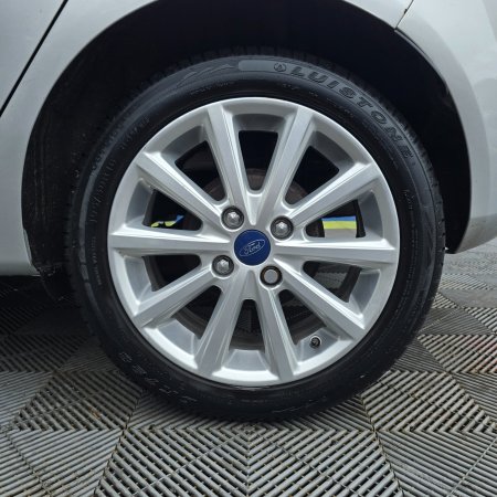 2015 Ford Fiesta - photo 9