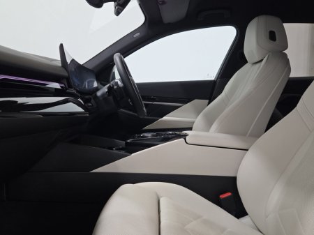 2024 BMW 5-Series - photo 7