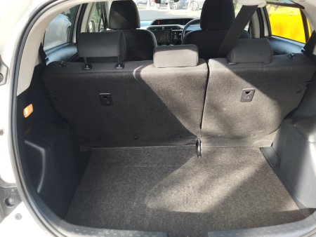 2015 Toyota Aqua - photo 7