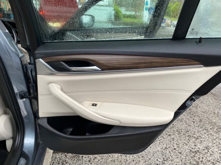 2020 BMW 5-Series - photo 23