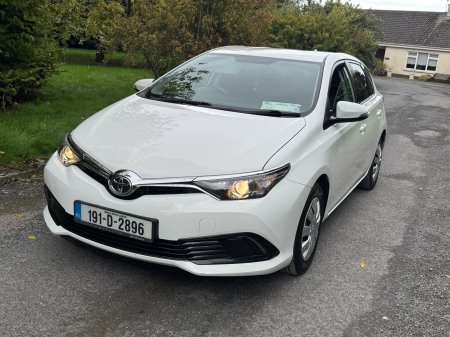 2019 Toyota Auris - photo 2