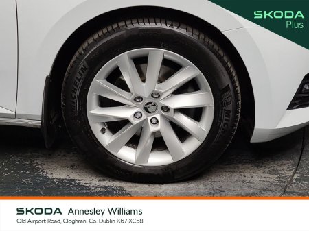 2025 Skoda Superb - photo 9