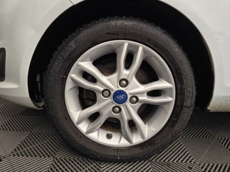 2016 Ford Fiesta - photo 9