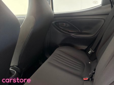 2021 Toyota Yaris - photo 13