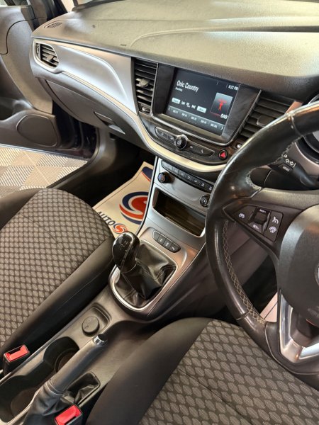 2019 Vauxhall Astra - photo 10