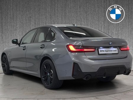2024 BMW 3-Series - photo 2