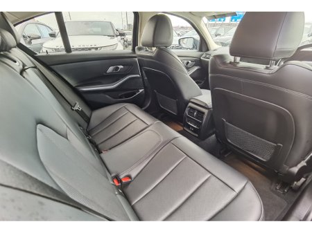 2023 BMW 3-Series - photo 12