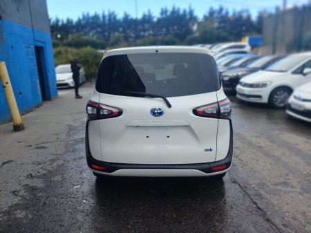 2017 Toyota Sienta - photo 7