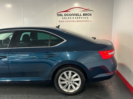 2022 Skoda Superb - photo 4