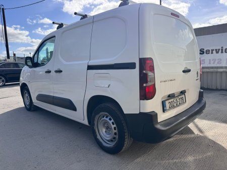 2020 Peugeot Partner - photo 21