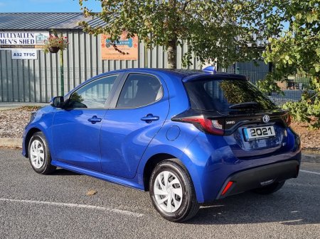 2021 Toyota Yaris - photo 2